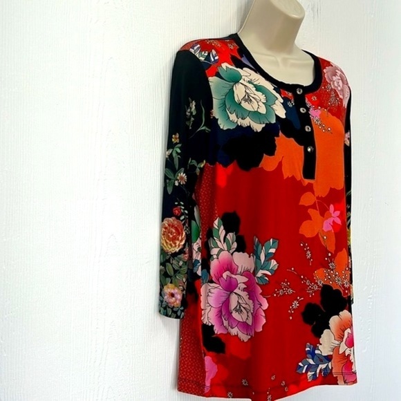 Johnny Was - NWT Tura Multi Colored Floral Lightweight Henley 3/4 Sleeves SZ XS - Picture 5 of 15